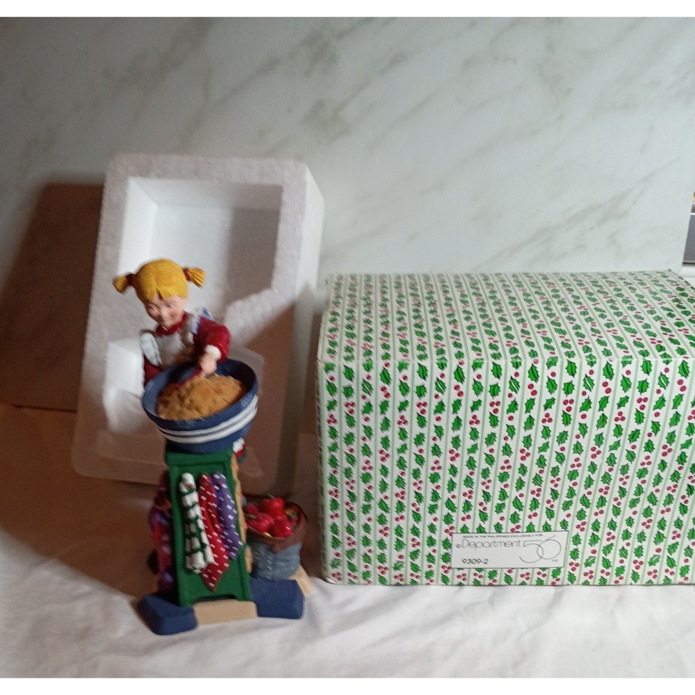 Department 56 All Through The House Madeline Making Cookies Figurine 9309-2 Box